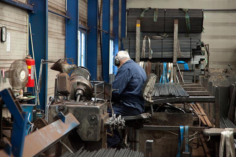 Versoepelde regels bij doorwerken na de AOW-leeftijd|Vereniging Werkgevers Technische Groothandel